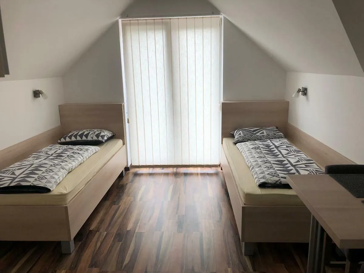 Apartmaji Dolgi Most Hotel Ljubljana 0*,